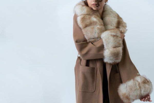 Kvalitet i Stil: Zašto investirati u jakne sa prirodnim krznom