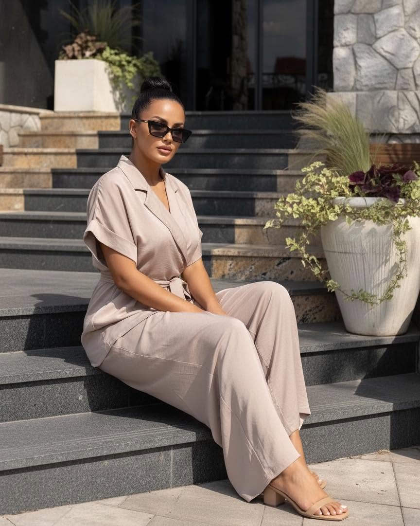 Komplet GREIGE WRAP – Sako Bluza na Preklop s Pojasom i Široke Pantalone