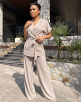Komplet GREIGE WRAP – Sako Bluza na Preklop s Pojasom i Široke Pantalone