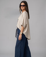Laneni Komplet MARE – Oversized Top i Culotte Pantalone s Pojasom i Ogrlicom | Bež-Teget